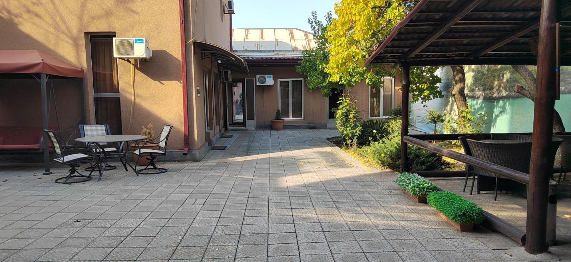 Areg Hotel Erywań Zewnętrze zdjęcie