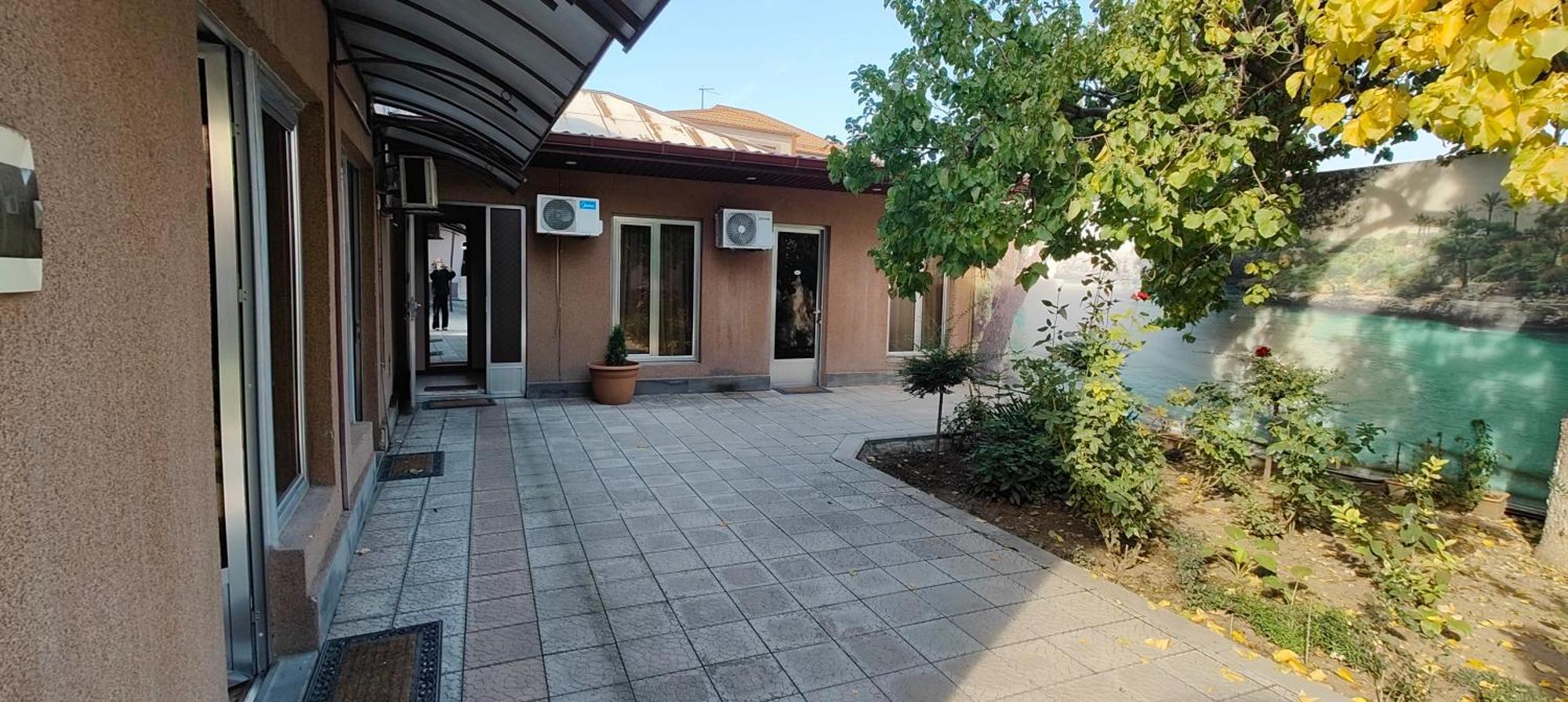 Areg Hotel Erywań Zewnętrze zdjęcie