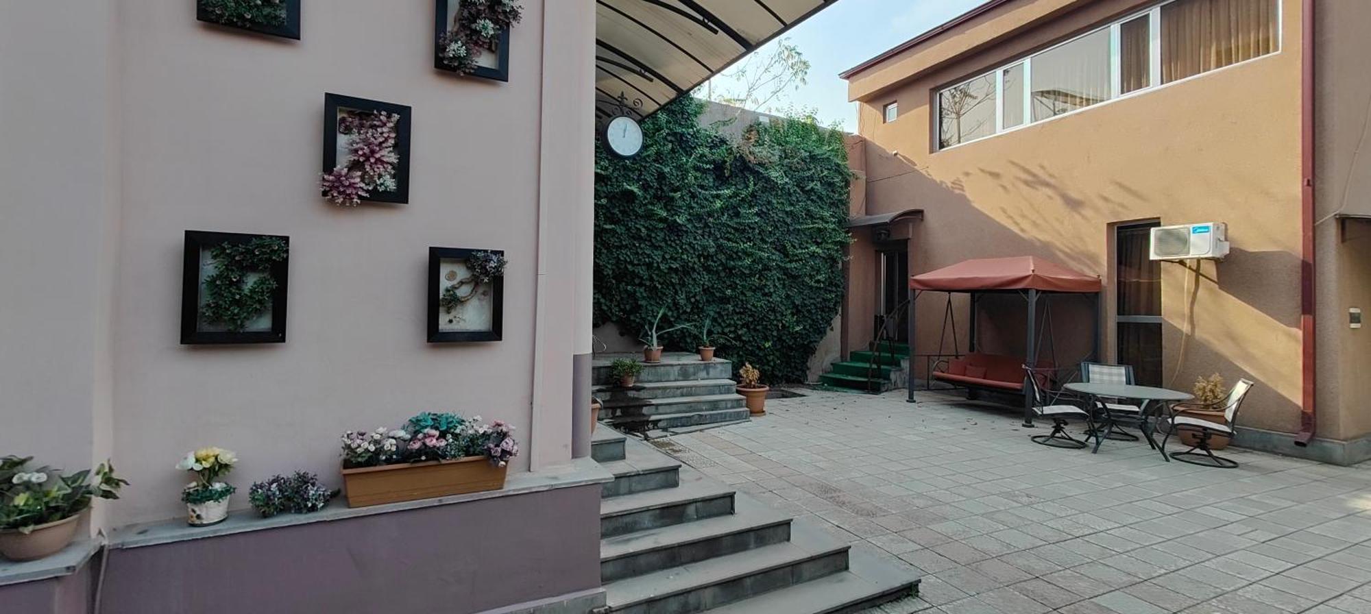 Areg Hotel Erywań Zewnętrze zdjęcie