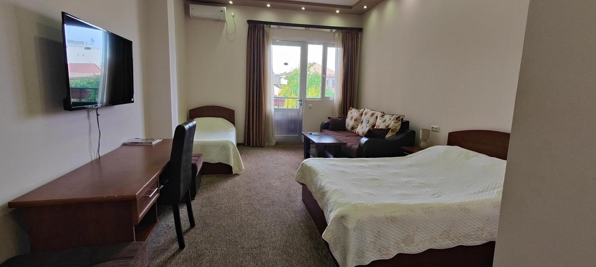 Areg Hotel Erywań Zewnętrze zdjęcie
